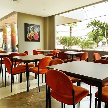 Np Hotel Y Suites グアヤキル エクステリア 写真