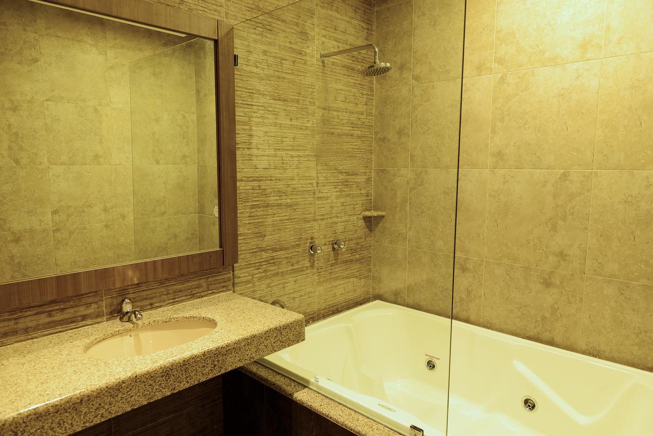 Np Hotel Y Suites グアヤキル エクステリア 写真